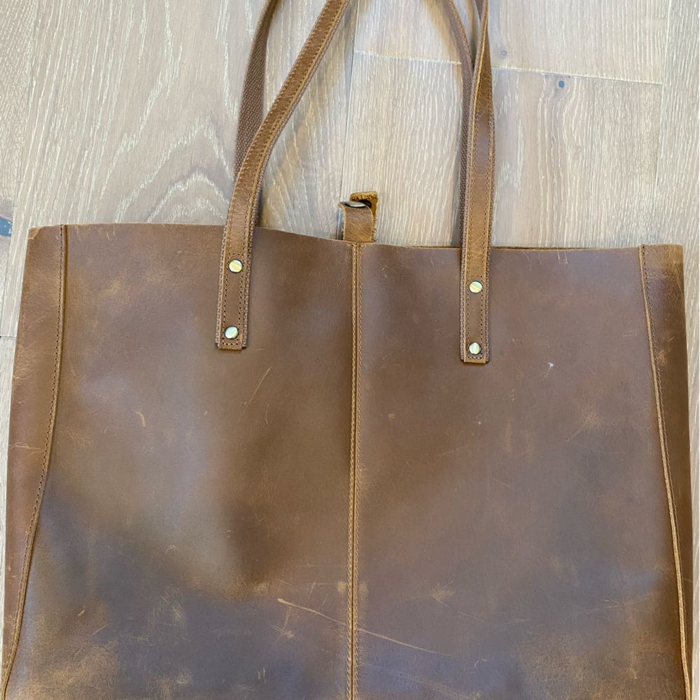 awesome bag with a laptop sleeve perfect as a casual work bag